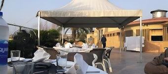 Kinara Hotel