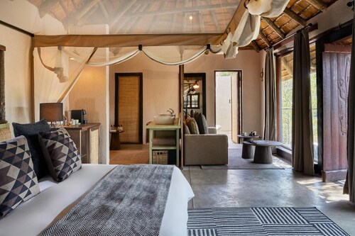 Toro River Lodge
