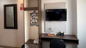 Unclassified image, 5 of 28, button - De La Charis Hotel (Tulungagung)