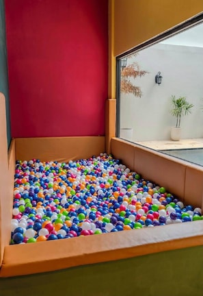 Innen-Kinderspielplatz