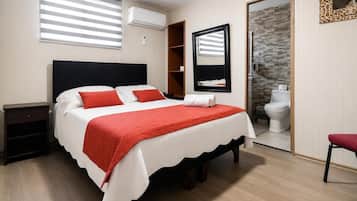Habitación doble Confort | Escritorio, espacio para trabajar con laptop y wifi gratis
