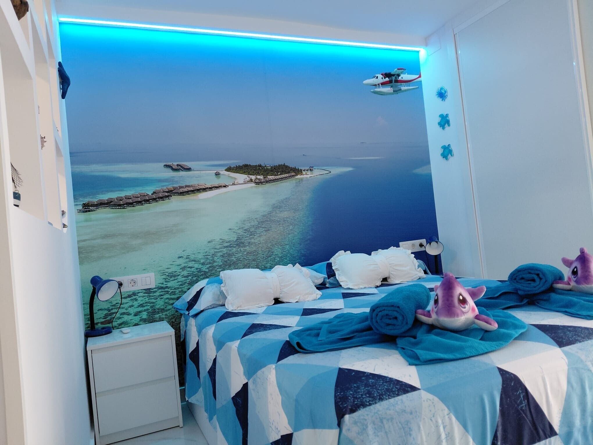 Iron/ironing board, WiFi, bed sheets
