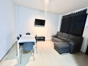 Living area - Casa Azul – Spacious Apartment to Discover Lanzarote (Arrecife)