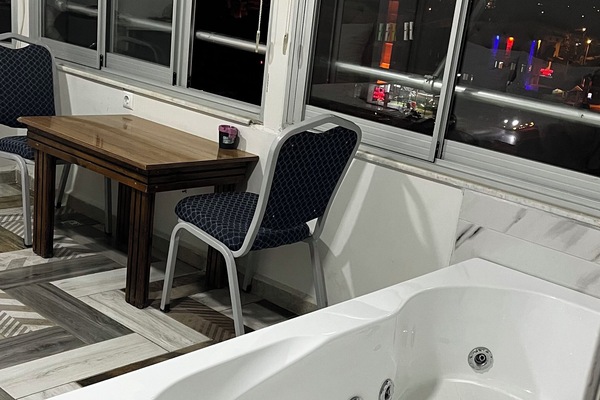 Comfort Studio Suite, Sea View | Jetted tub