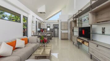 Classic Villa, 2 Bedrooms, Private Pool, Pool View | Living area