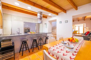 Dining - CAN MATEU (CAMPANET) - Cozy village house in Campanet with free Wi-Fi (Campanet)