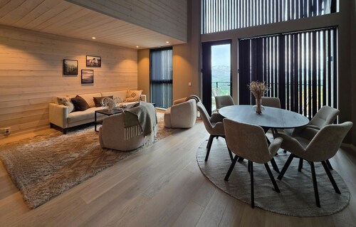 4 bedroom stunning apartment in Edland