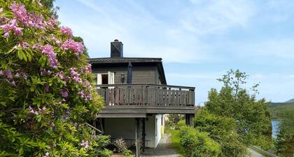 4 bedroom amazing home in Valsøyfjord