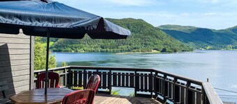 4 bedroom amazing home in Valsøyfjord