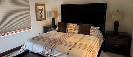 3 bedrooms, iron/ironing board, Internet, bed sheets