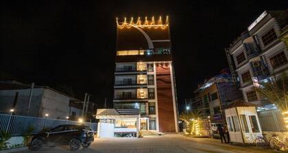 Hotel Palm International by Pipal