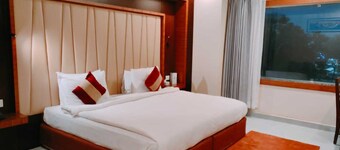 Hotel Palm International by Pipal