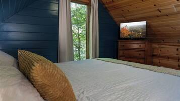 1 bedroom, desk, iron/ironing board, WiFi (free)