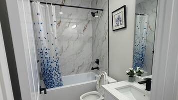 Toallas y papel de baño