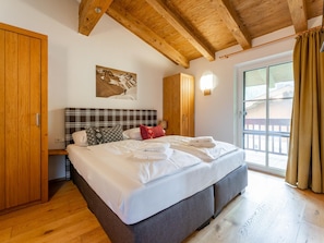 9 Schlafzimmer, Internetzugang