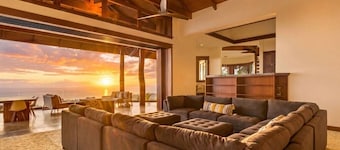 Kona Hilltop Estate, Sleeps 30 -- Endless Views