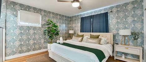 Iron/ironing board, travel cot, WiFi, bed sheets