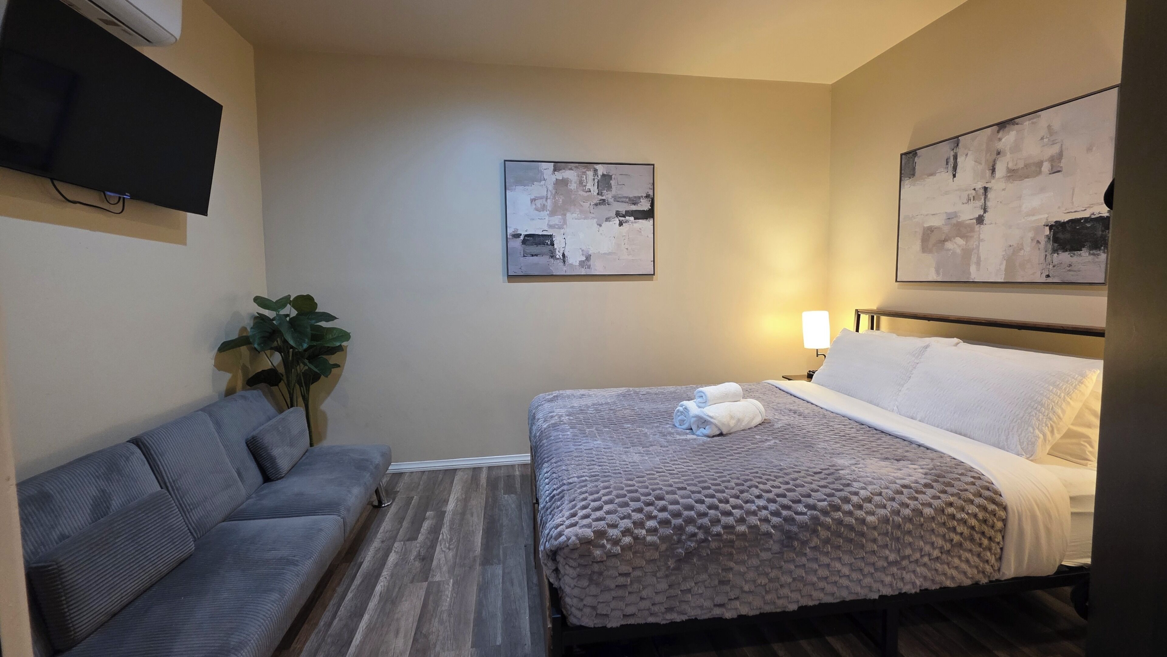 1 dormitorio, tabla de planchar con plancha, wifi gratis y ropa de cama