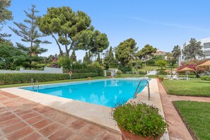 Pool - Apartment 'Los Monteros' with Mountain Views, Wi-Fi, and Air Conditioning (Marbella)