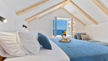 House (Seaside Cottage Maslina. holiday home) | 2 bedrooms, cribs/infant beds