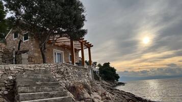 House (Seaside Cottage Maslina. holiday home) | Exterior