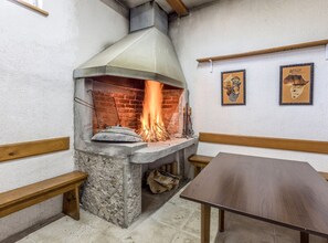 House (Two Bedroom Holiday Home) | BBQ/picnic Area - Holiday Home Arja (Trilj)