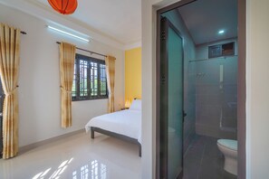 Shower, free toiletries, hair dryer, towels - Old Lane Hoi An Homestay (Hoi An)