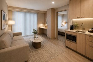 Deluxe Room | Living area - Mapleford Hotel (Toronto)