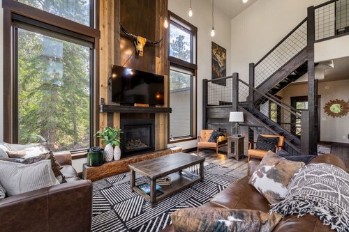 Twilight Pines Cabin