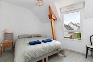 Iron/ironing board, WiFi