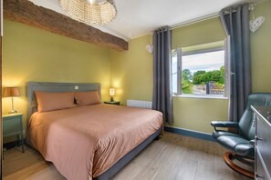 Een strijkplank/strijkijzer, wifi, beddengoed, rolstoeltoegankelijk