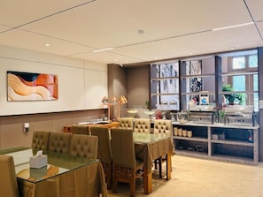 Estudio básico, balcón | Restaurantes