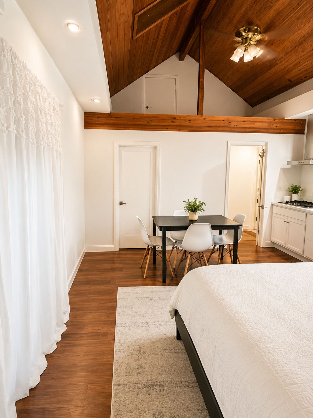 Cozy 1-bedroom House In Beautiful Laguna Hills Closer To The Beach 8 Miles - Lake Forest, CA