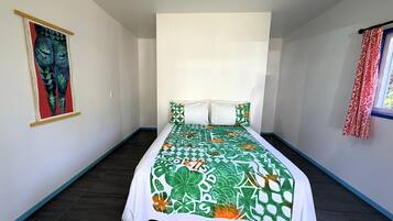 Classic House, Mountain View | Iron/ironing board, free WiFi
