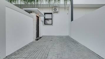 Vila, balkon, pemandangan kolam renang | Detail eksterior