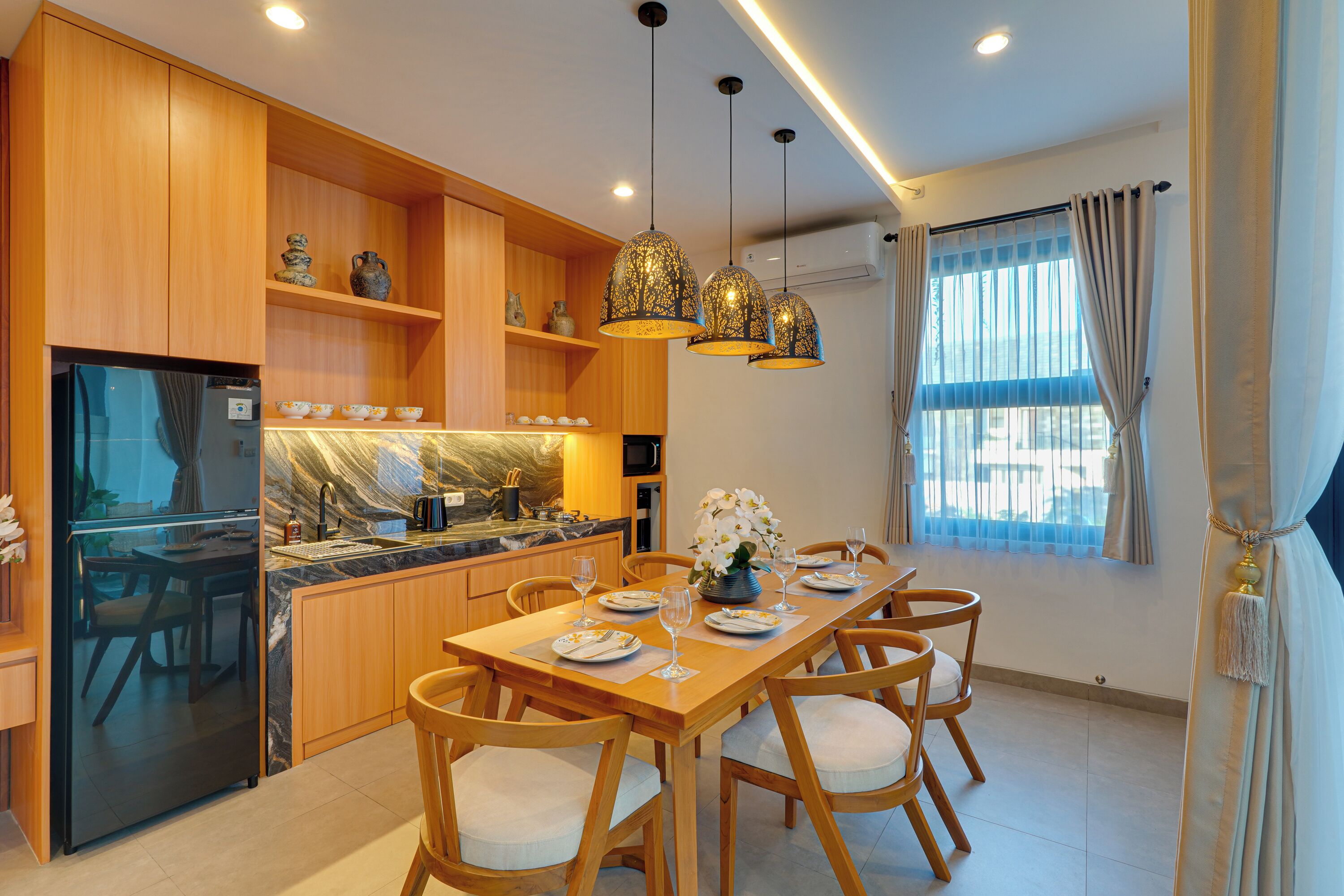 Vila, balkon, pemandangan kolam renang | Tempat makan