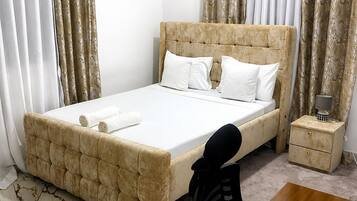 1 bedroom, iron/ironing board, WiFi, bed sheets