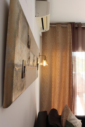 Interior - Apartment 'Reserva Del Higuerón' with Sea View, Wi-Fi and Air Conditioning (Fuengirola)