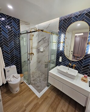 Bathroom - Cozy 1-bedroom apartment in adorable Tambon Choeng Thale with AC (Tambon Choeng Thale)