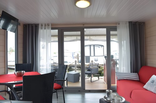 Vacances sur le houseboat NautikHus – Liberté sur la Havel