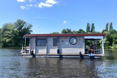 Vacation on the havel houseboat \"nautikhus\"
