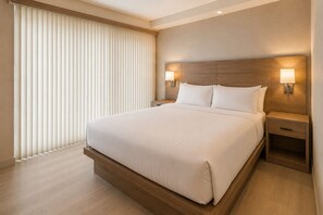 Standard Room - Skyline North Hotel (Toronto)