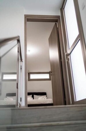 4 bedrooms, iron/ironing board, WiFi, bed sheets - Hubstay - Seaview Villa Oriana in Larnaca (Larnaca)