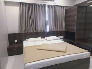 Deluxe Double Room, City View | Desk, free WiFi - Sai Heera Residency Shirdi (Shirdi)
