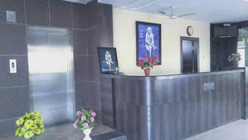 Quầy tiếp tân