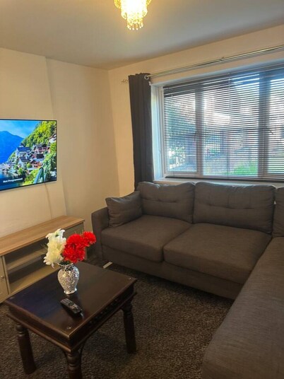 Peel Grove - Luxury super king bedroom