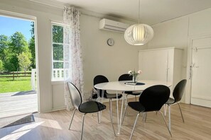 Dining - 9 person holiday home in GULLABO (GULLABO)