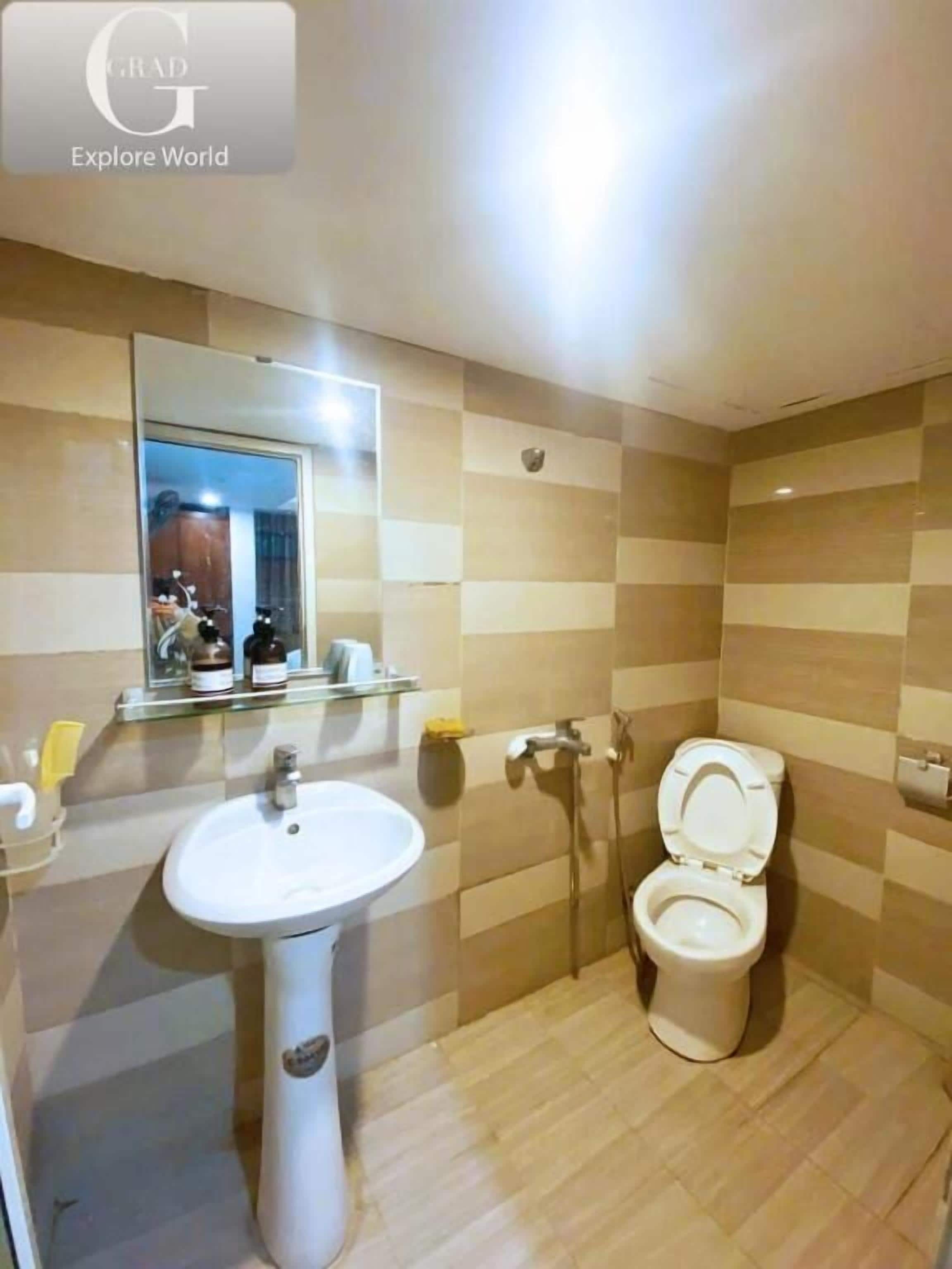 Shower, free toiletries, hair dryer, slippers