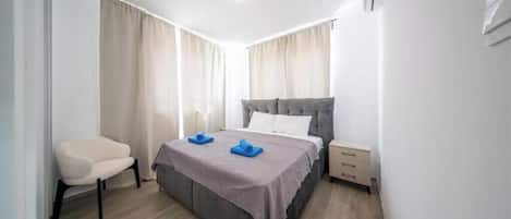 2 bedrooms, iron/ironing board, WiFi, bed sheets
