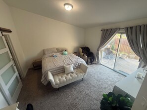 3 habitaciones, tabla de planchar con plancha, wifi y ropa de cama 
